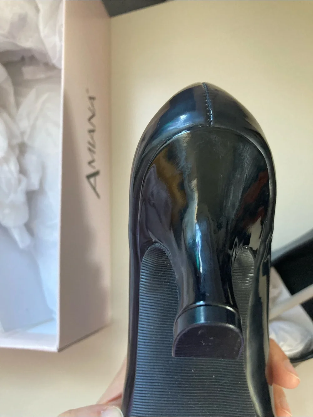 Amiana shiny patent